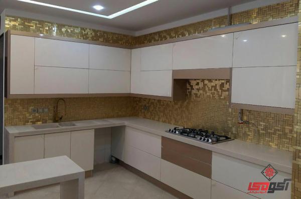کاشی بین کابینتی رنگ روشن شیک با جنس فوق العاده در بازار